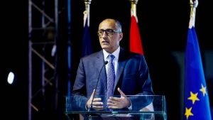 طارق عامر