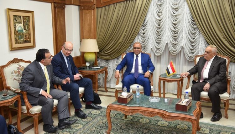 مجموعة بنية تبحث الترتيبات النهائية لبدء إنتاج مصنع الألياف الضوئية بالتعاون مع الهيئة العربية للتصنيع وكورنينج العالمية