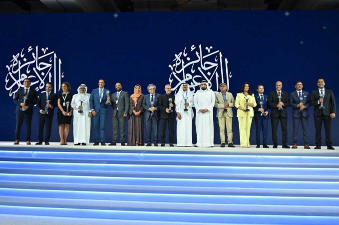 المكرمين بجائزة الصحافة العربية
