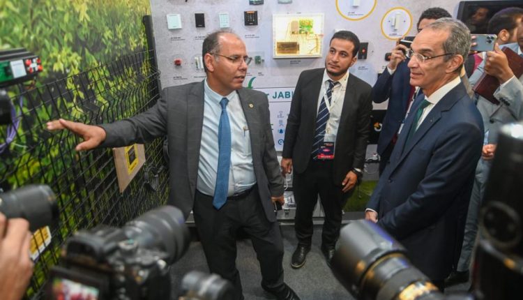 وزير الاتصالات يفتتح النسخة الأولى من معرض ومؤتمر تكنولوجيا التصنيع