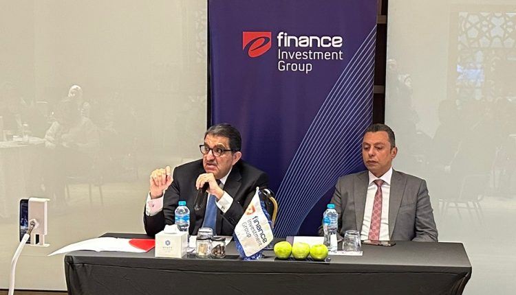 إبراهيم سرحان خلال المؤتمر الصحفي
