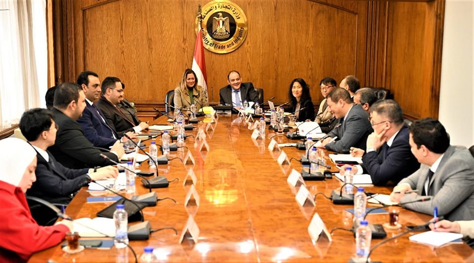 وزير التجارة والصناعة يبحث سبل نقل التكنولوجيات الحديثة للصناعة المصرية مع المعهد الكوري KAIST 