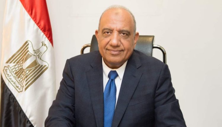 المهندس محمود عصمت وزير الكهرباء