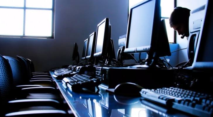 Report: 8% rise in PC shipments in 2024