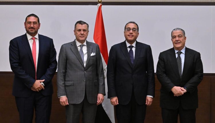 جانب من توقيع الاتفاقية