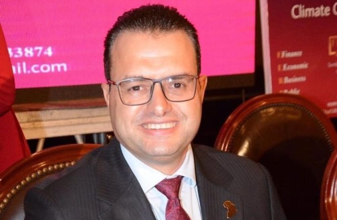 الدكتور أحمد خطاب