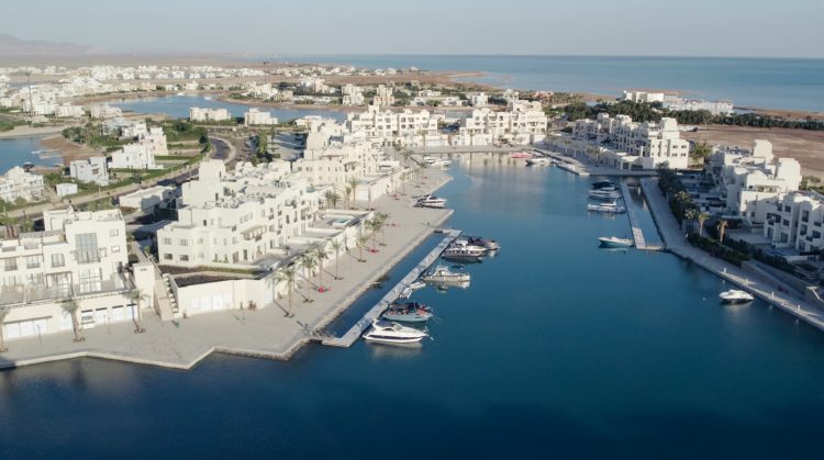 مشروع فنادير مارينا