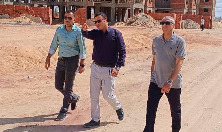 أول زيارة ميدانية لوزير الإسكان الجديد شريف الشربيني