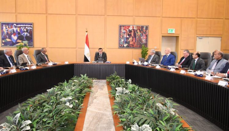 اجتماع وزير الإسكان