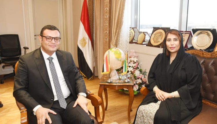 وزير الإسكان و سفيرة الإمارات
