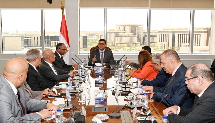 اجتماع وزير الإسكان