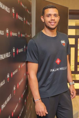 بطل الإسكواش مصطفى عسل
