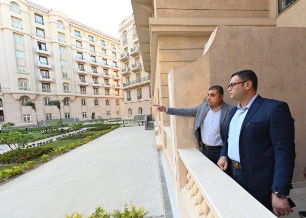 تفقد وزير الإسكان في جاردن سيتي الجديدة