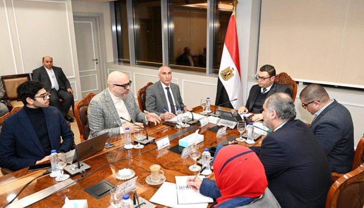 اجتماع وزير الإسكان مع مسئولي منصة مصر العقارية