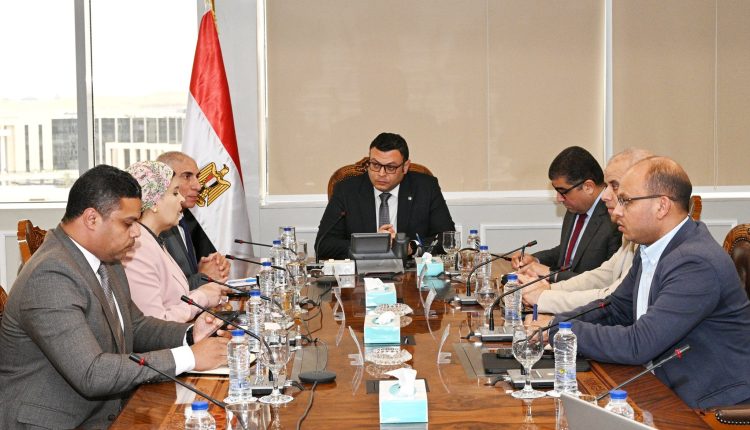 وزير الإسكان يتابع موقف خدمات البوابة الإلكترونية لهيئة المجتمعات
