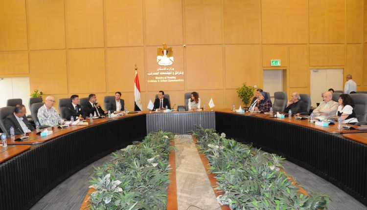 اجتماع مساعد وزير الإسكان