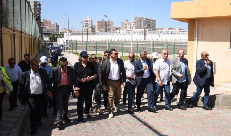 وزير الإسكان يتفقد محطة التنقية الشرقية بالإسكندرية