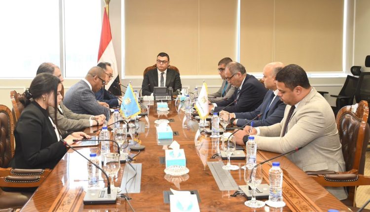 جلسة وزير الإسكان ورئيس تايتان كابيتال