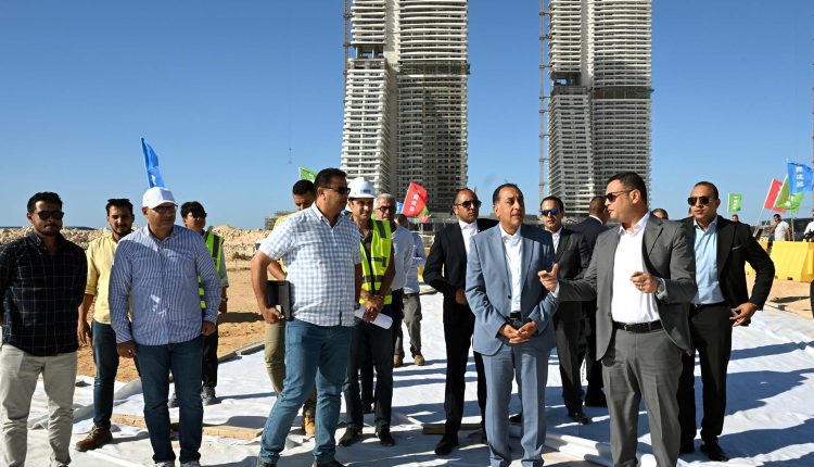 زيارة ميدانية لمتابعة تنفيذ مشروع أبراج الداون تاون في العلمين