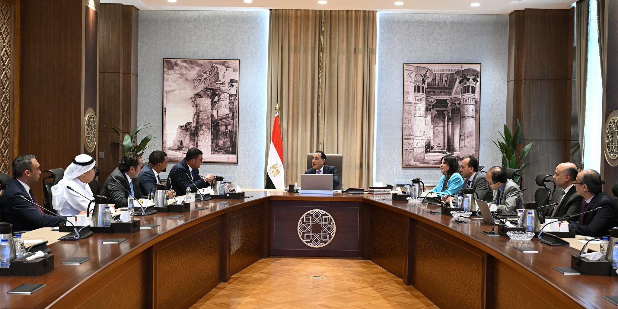 رئيس الوزراء يستعرض المقترحات المقدمة من أحد التحالفات العالمية لإدارة حي المال والأعمال بالعاصمة الإدارية الجديدة