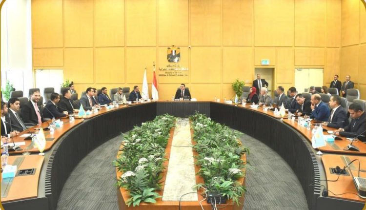 وزير الإسكان يلتقي جمعية المطورين العقاريين