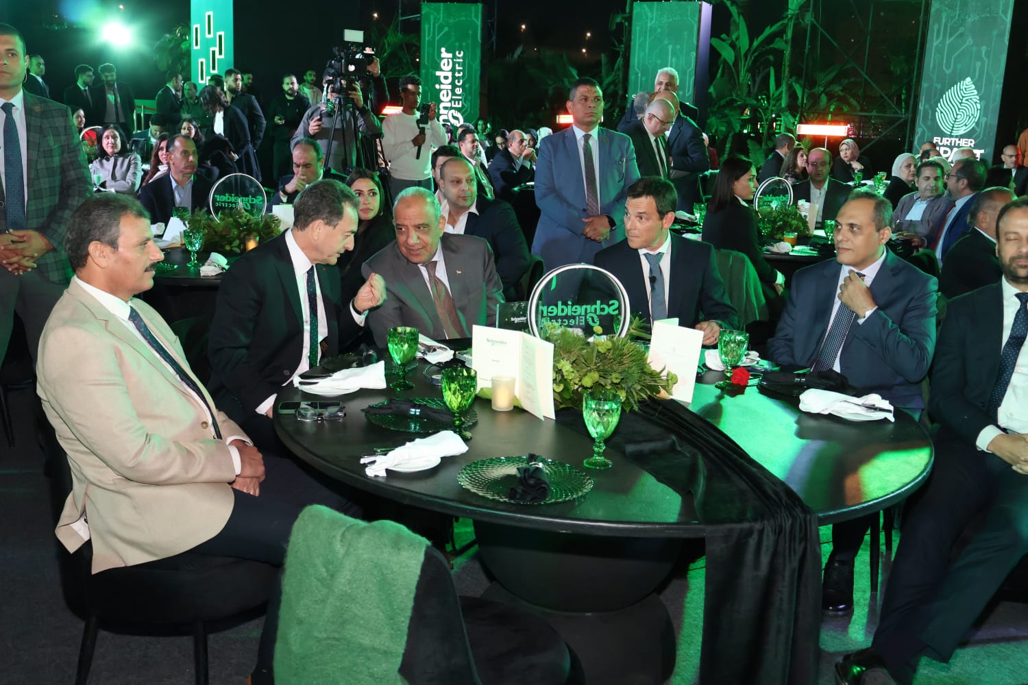 وزير الكهرباء