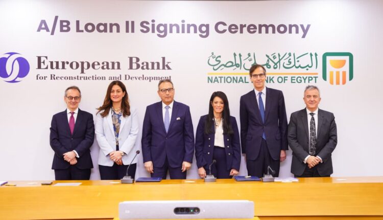 جانب من توقيع الاتفاقية